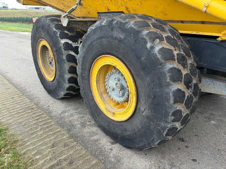 Knickgelenkte Muldenkipper/Dumper 2015 Komatsu HM300-3 (24)