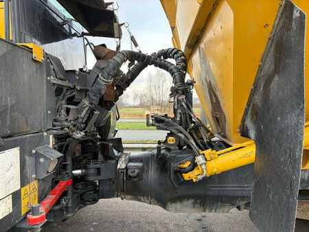 Knickgelenkte Muldenkipper/Dumper 2015 Komatsu HM300-3 (26)