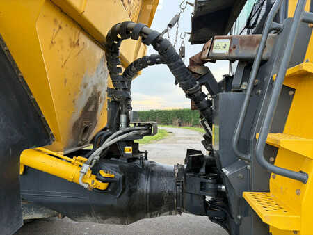 Knickgelenkte Muldenkipper/Dumper 2015 Komatsu HM300-3 (27)