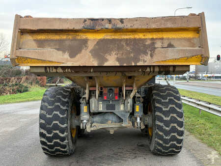 Knickgelenkte Muldenkipper/Dumper 2015 Komatsu HM300-3 (4)
