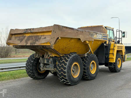 Knickgelenkte Muldenkipper/Dumper 2015 Komatsu HM300-3 (5)