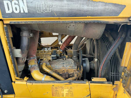 Grondschuivers 2012 Caterpillar D6N LGP (21)