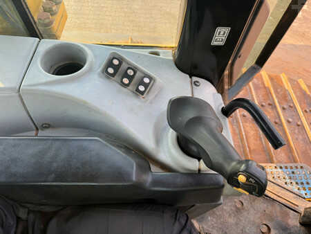 Grondschuivers 2012 Caterpillar D6N LGP (30)