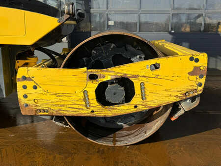 Compacteur monocylindre 2017 BOMAG BW213D-5 (10)