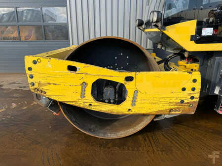 Compacteur monocylindre 2017 BOMAG BW213D-5 (11)