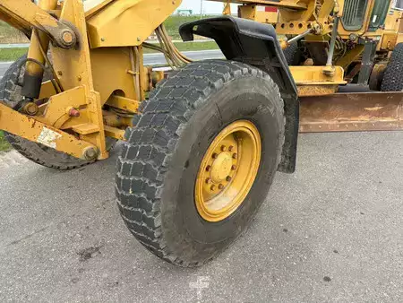 Równiarki 1998 Caterpillar 140H (10)