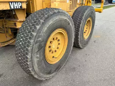 Równiarki 1998 Caterpillar 140H (11)