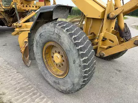 Równiarki 1998 Caterpillar 140H (13)