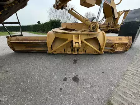 Równiarki 1998 Caterpillar 140H (17)