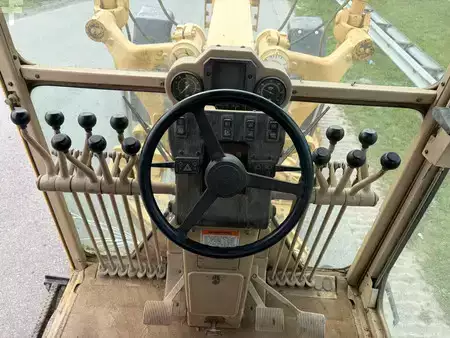 Równiarki 1998 Caterpillar 140H (24)