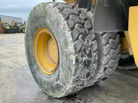 Tombereau rigide 1991 Caterpillar 773B (11)