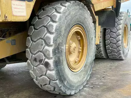 Tombereau rigide 1991 Caterpillar 773B (12)