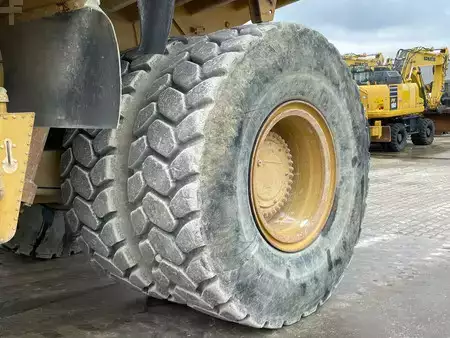 Tombereau rigide 1991 Caterpillar 773B (13)