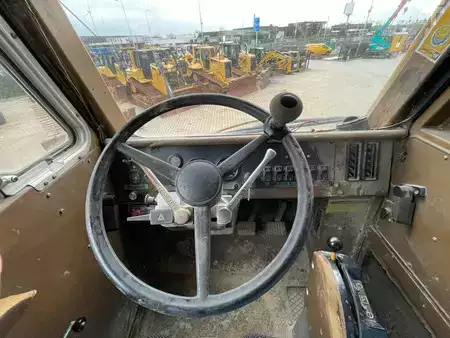 Tombereau rigide 1991 Caterpillar 773B (16)