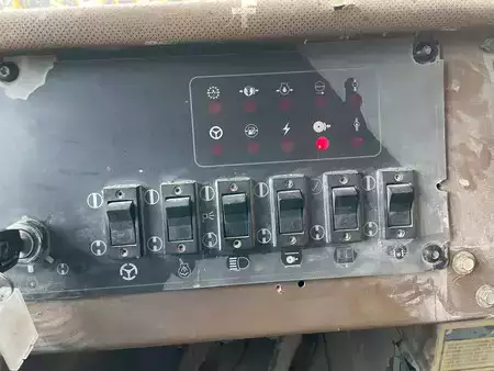 Tombereau rigide 1991 Caterpillar 773B (19)