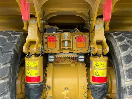 Dumprar 2019 Caterpillar 770G (5)