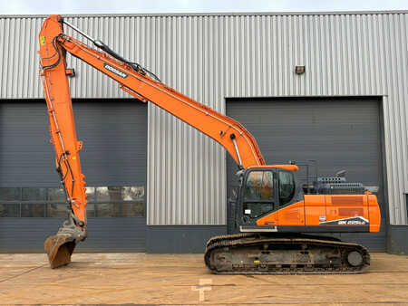 Escavadora de rastos 2022 Doosan DX225LC-7 (1)