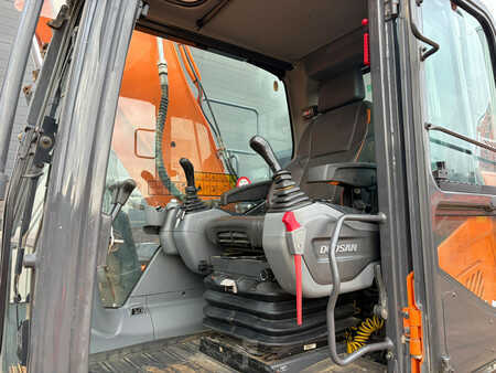 Escavadora de rastos 2022 Doosan DX225LC-7 (19)