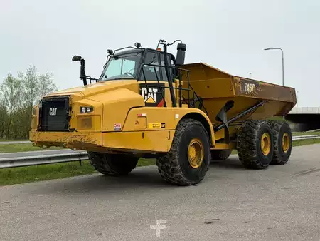 Artikulerte dumpere 2017 Caterpillar 745C (1)