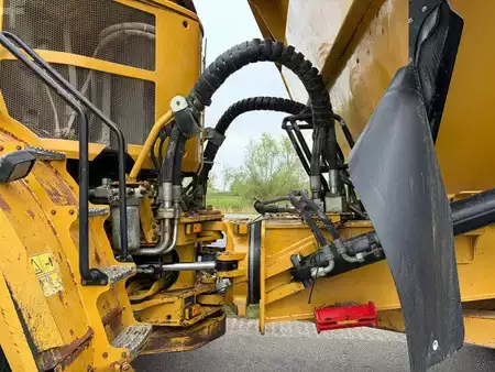 Artikulerte dumpere 2017 Caterpillar 745C (16)