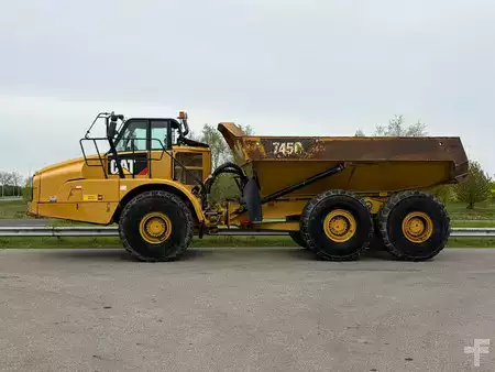 Artikulerte dumpere 2017 Caterpillar 745C (2)