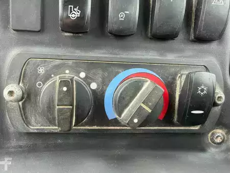 Artikulerte dumpere 2017 Caterpillar 745C (25)