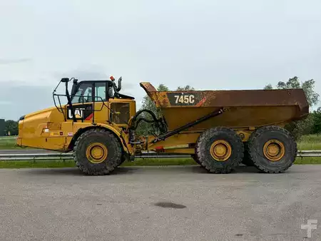 Knikdumpers 2017 Caterpillar 745C (2)
