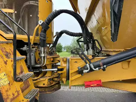 Knikdumpers 2017 Caterpillar 745C (26)