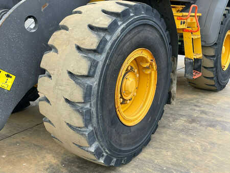Chargeuse sur pneus 2016 Volvo L90H (25)