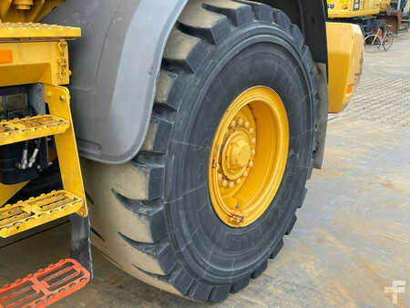 Chargeuse sur pneus 2016 Volvo L90H (26)