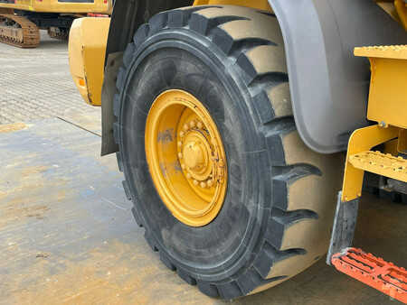 Chargeuse sur pneus 2016 Volvo L90H (28)