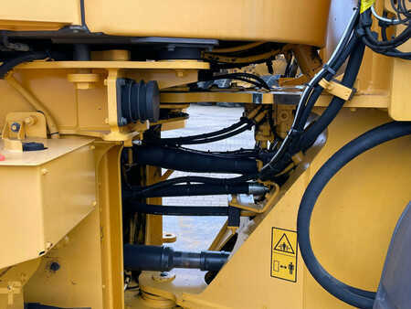 Chargeuse sur pneus 2016 Volvo L90H (30)