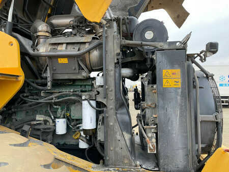 Chargeuse sur pneus 2016 Volvo L90H (31)