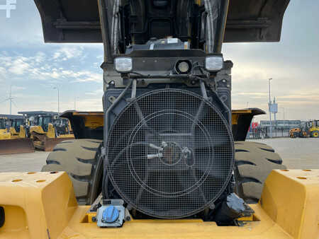 Chargeuse sur pneus 2016 Volvo L90H (32)