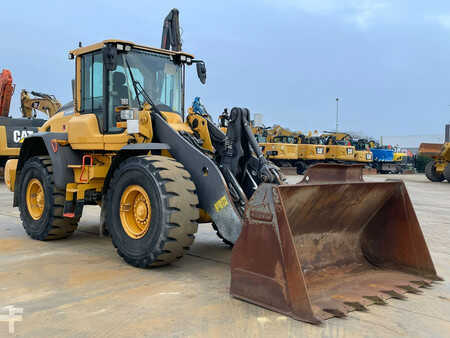 Chargeuse sur pneus 2016 Volvo L90H (7)