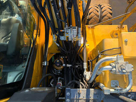 Mobil daruk 2017 Komatsu PW148-10 (23)