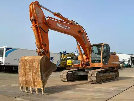 Escavatori cingolati 2008 Doosan DX300LC (2)