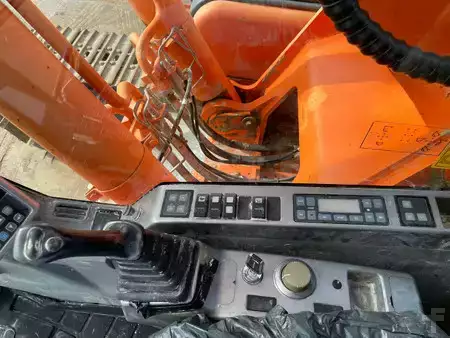 Escavatori cingolati 2008 Doosan DX300LC (21)