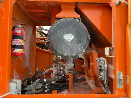 Escavatori cingolati 2008 Doosan DX300LC (27)