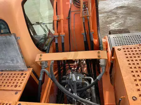 Escavatori cingolati 2008 Doosan DX300LC (30)