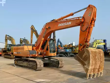 Escavatori cingolati 2008 Doosan DX300LC (7)