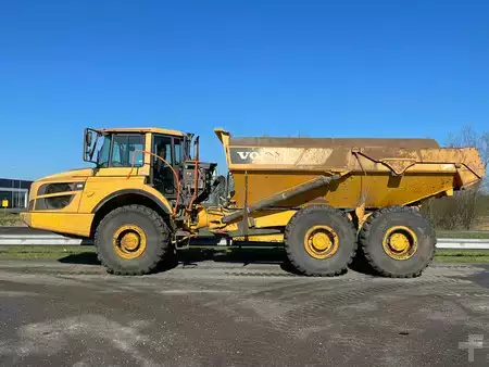 Nivelohjatut dumpperit 2014 Volvo A30G (2)