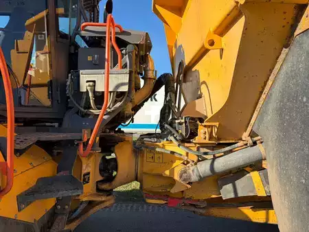 Nivelohjatut dumpperit 2016 Volvo A30G (24)