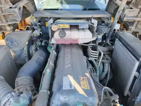 Nivelohjatut dumpperit 2016 Volvo A30G (27)