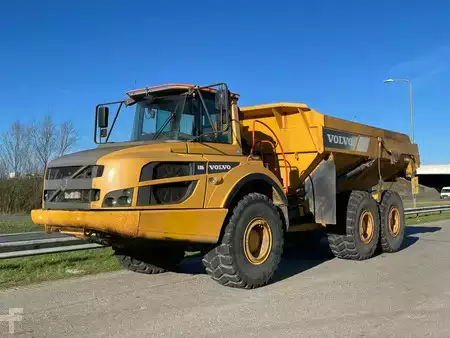 Nivelohjatut dumpperit 2016 Volvo A30G (1)