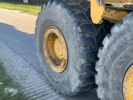 Nivelohjatut dumpperit 2016 Volvo A30G (15)