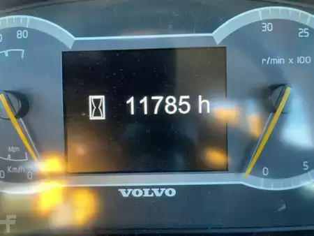 Nivelohjatut dumpperit 2016 Volvo A30G (21)