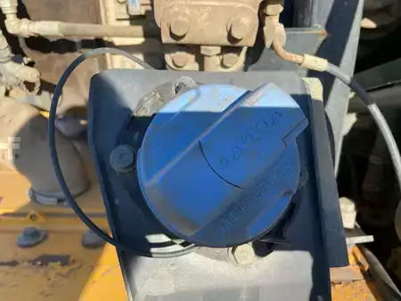 Nivelohjatut dumpperit 2016 Volvo A30G (30)