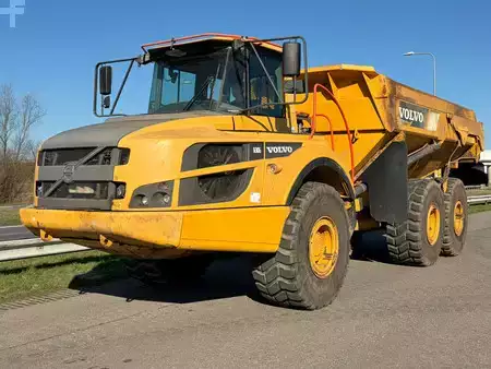 Nivelohjatut dumpperit 2016 Volvo A30G (1)