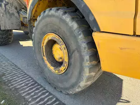 Nivelohjatut dumpperit 2016 Volvo A30G (13)